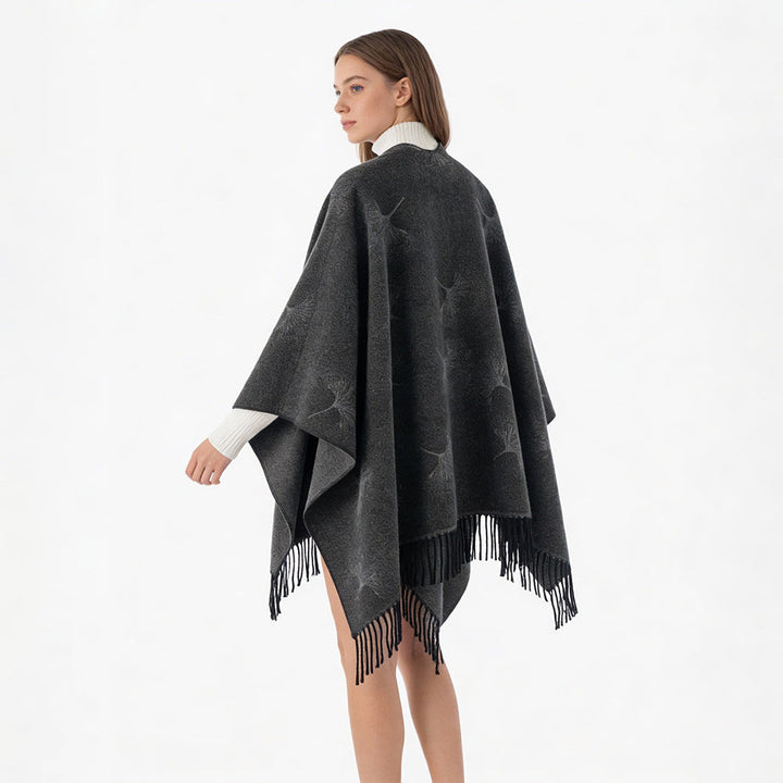 Dam Fringe capeponcho med Dandelion Jacquard och oversized skärning
