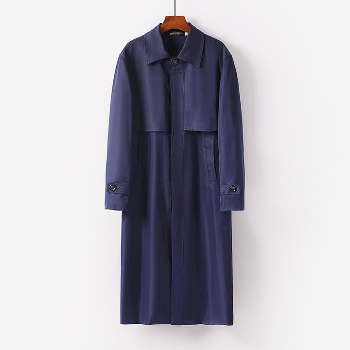 Dam lätt trenchcoat med dold knappslå och shoulder cape