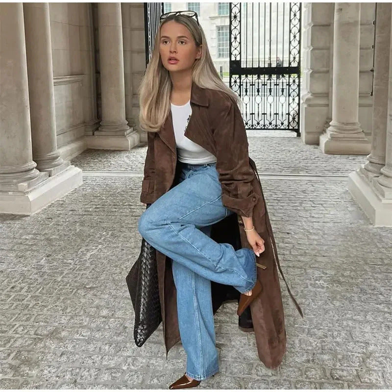 Dam 100+ Lång Suede Trenchcoat med Waist Belt och Double-Breasted