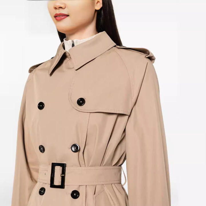 Dam trenchcoat in maxi length med double-breasted knappslå och midjebälte