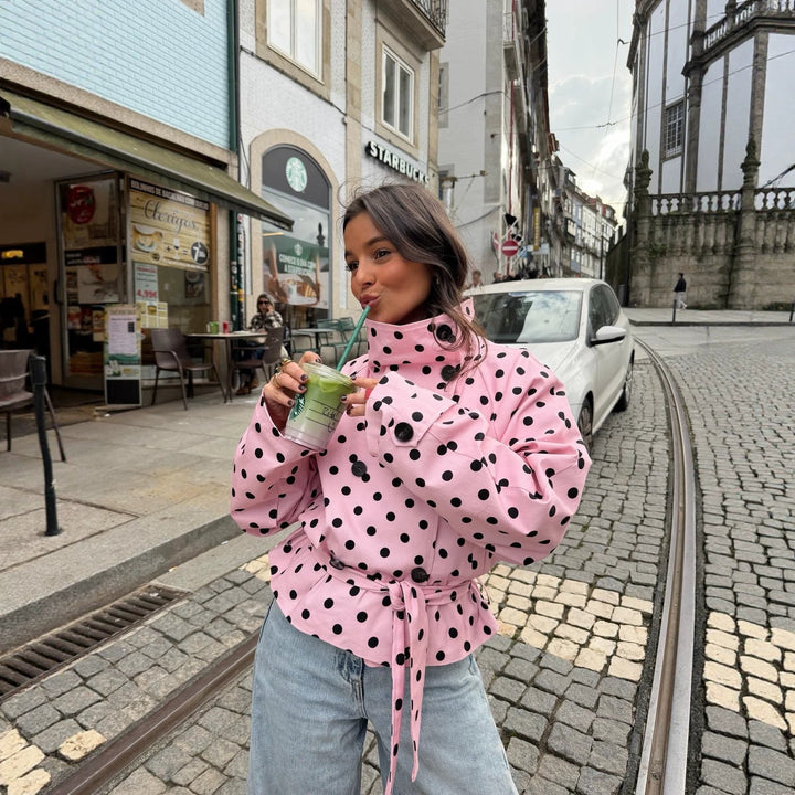 Dam Polka Dot trenchcoat stil med knytband och Balloon ärmar