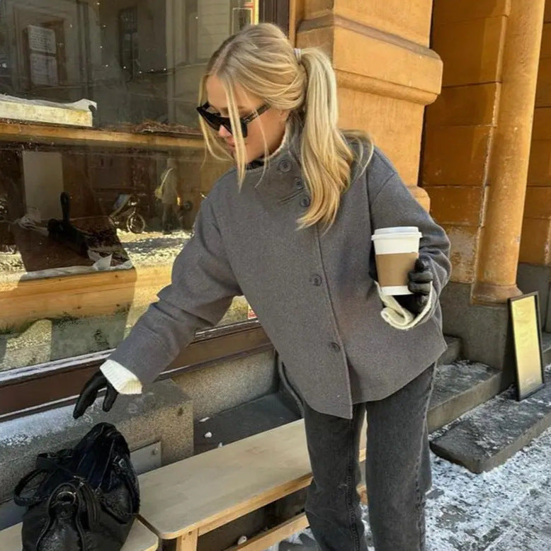 Dam 9800+ Kort Boxig Ull Blend Jacka med Hög Funnel Krage, Asymmetric Knapp Knäppning, och Justerbar Muddar