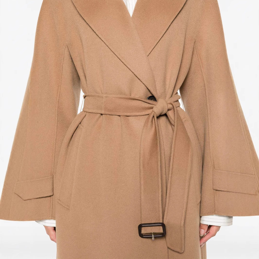 Dam wrap kappa gjord ullblandning med midjebälte och oversize shoulder