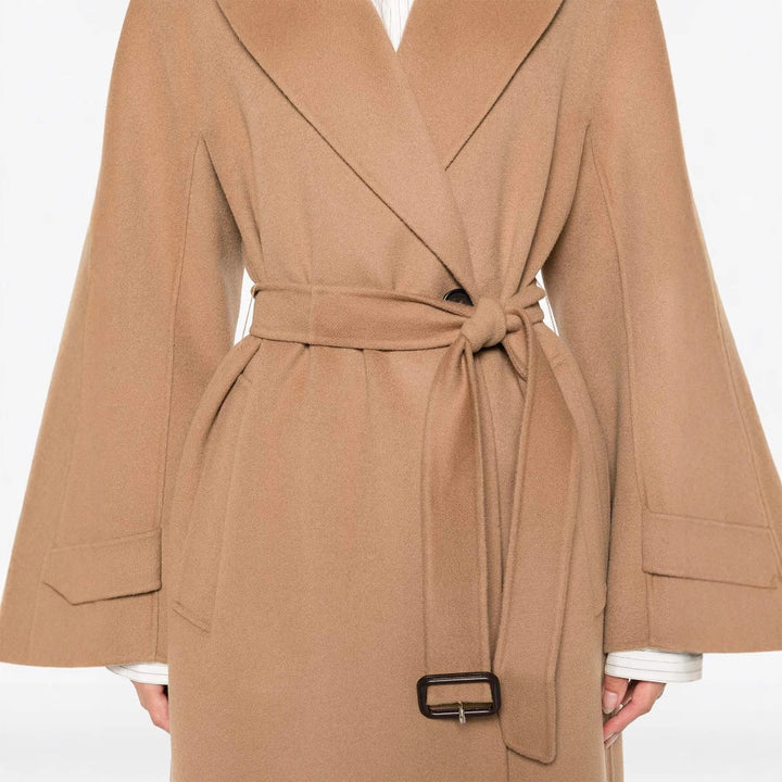 Dam wrap kappa gjord ullblandning med midjebälte och oversize shoulder