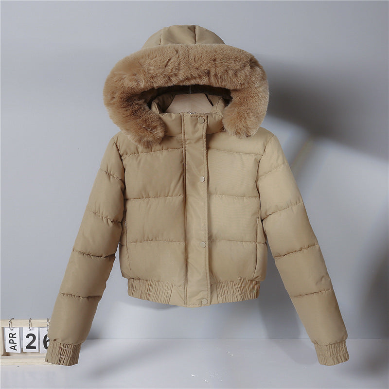 Dam nan kort skärning thermal kviltad jacka med removable faux fur huva och ribbed muddar
