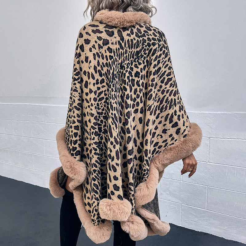 Dam Cozy Poncho med Luxurious Fusk Päls Trim och Leopard Tryck