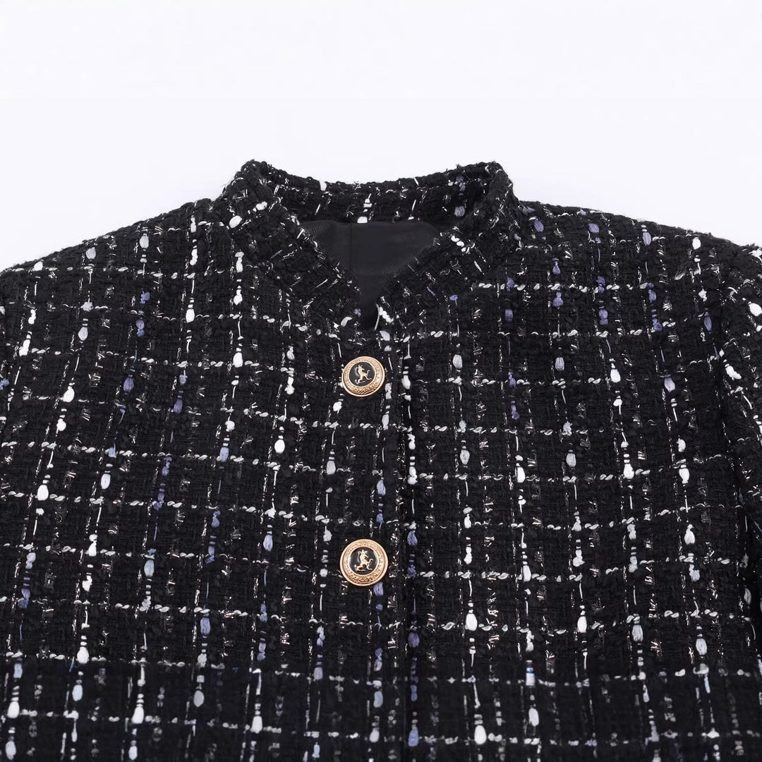 Dam avslappnad tweed jacka med ståkrage, decorative knappar, och påsydda fickor