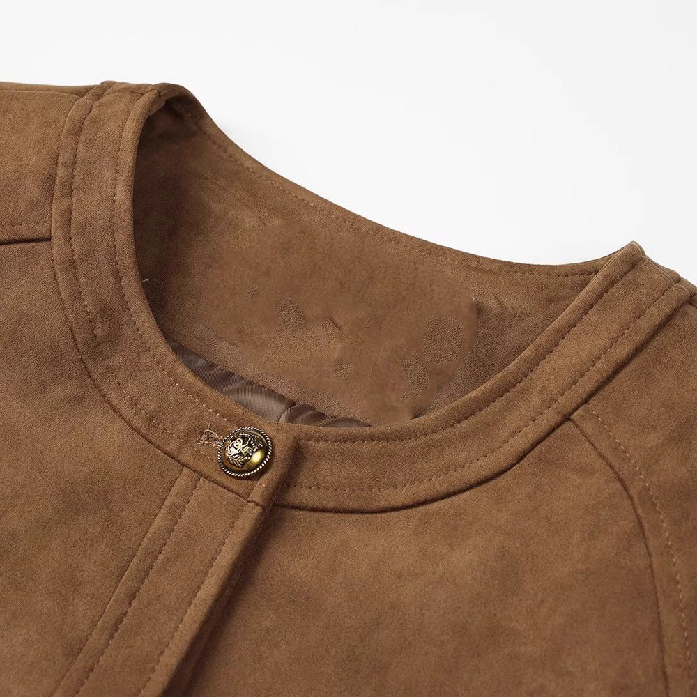 Dam kort jacka gjord mocka läder med round neck, utanpåfickor &amp; turn-up muddar