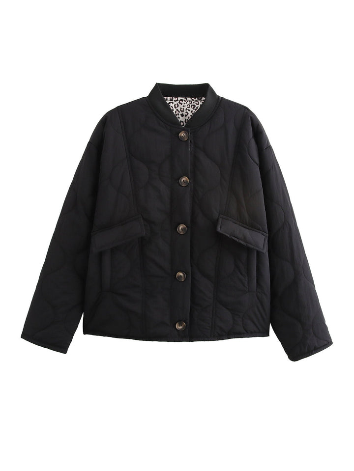Dam 1700+ Quiltad Kort Blouson Jacka i Boxig Skärning med Round Neck, Knapp Knäppning och Lock Fickor