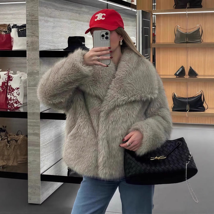 | Dam Fusk Päls Jacka med Luxurious Skärning och Bred Krage