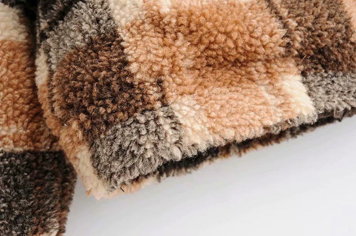 Dam Checked teddy jacka med dragkedja, oversize skärning och Faux Fur foder
