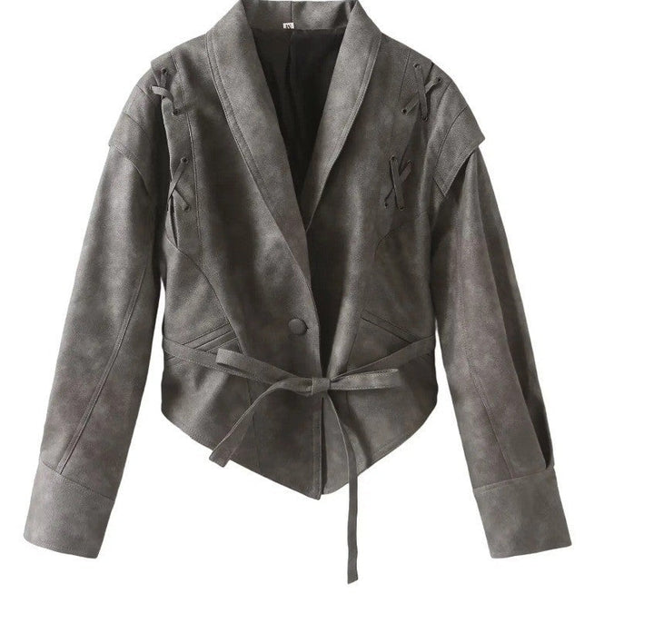 Dam kort jacka gjord mocka look med wrap bälte, shawl krage och lacing detail
