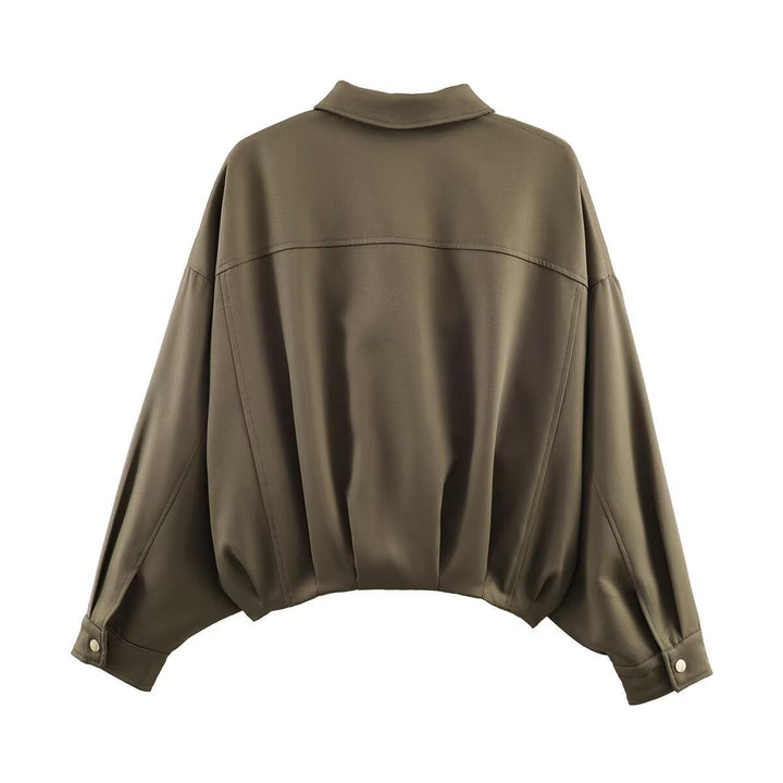 Dam Oversized Kort Jacka med Lockfickor, Drop Ärmar, och Elastic Fåll