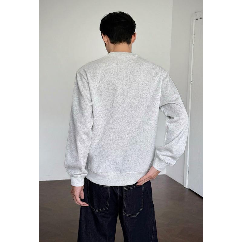 Herr Crew Neck College-Tröja med Minimalistisk Blommig Embroidery och Clean Skärning