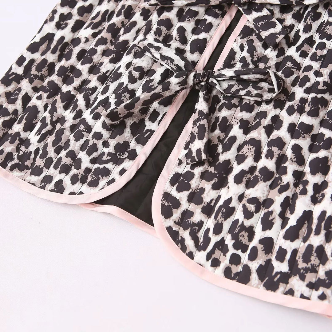 Dam non-quiltad sleeveless väst med ties och leopardprint