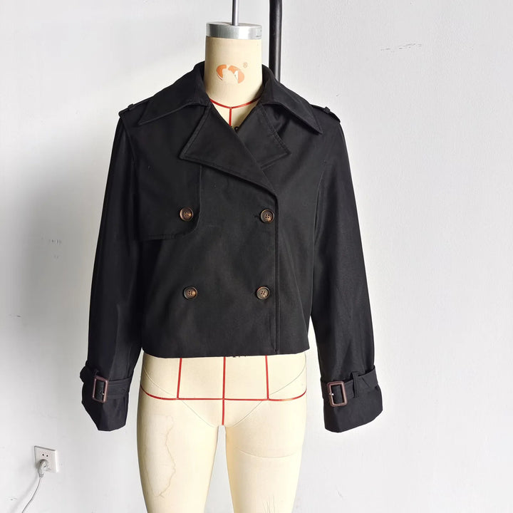 Dam kort skärning double-breasted trenchcoat med axel straps och adjustable cuffs