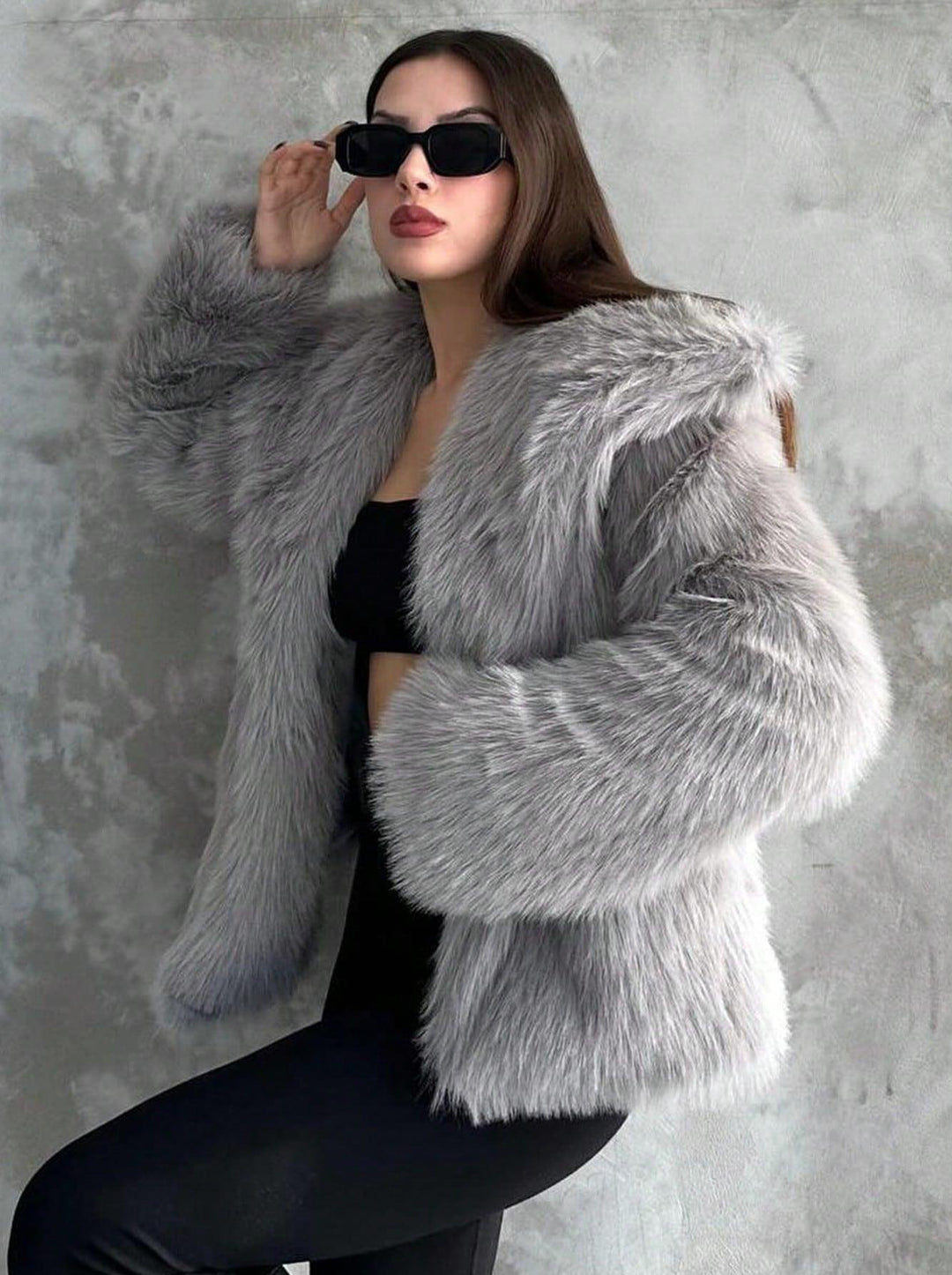 Dam kort Faux Fur jacka med Voluminous Shawl krage