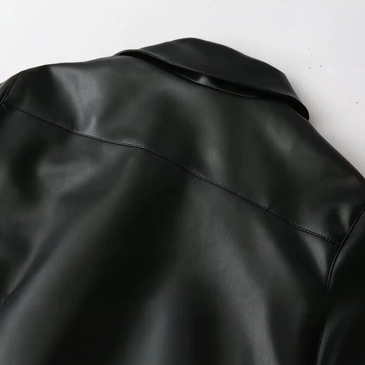 Dam kort jacka in shirt stil gjord vegan smooth läderlook med distinctive angled fickor