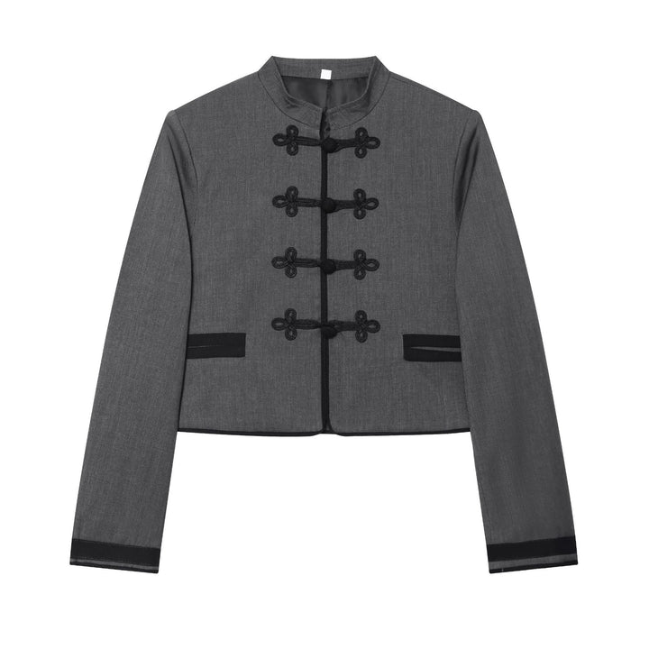 Dam figursydd cropped jacka med mandarin krage och decorative frog closures