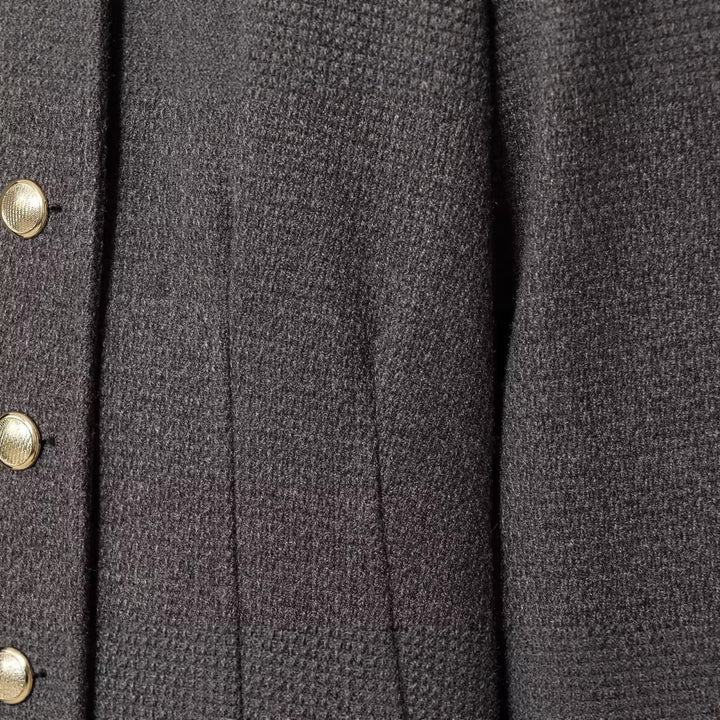 Dam Kort Bouclé Blazer Jacka med Round Neckline och Guld Knappar
