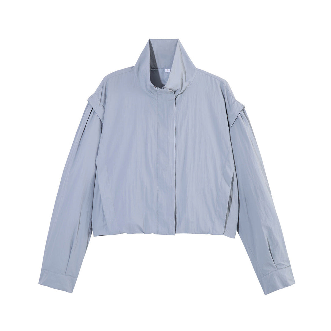 Dam Kort Övergångsjacka med Stå Krage och Ruched Shoulder Details