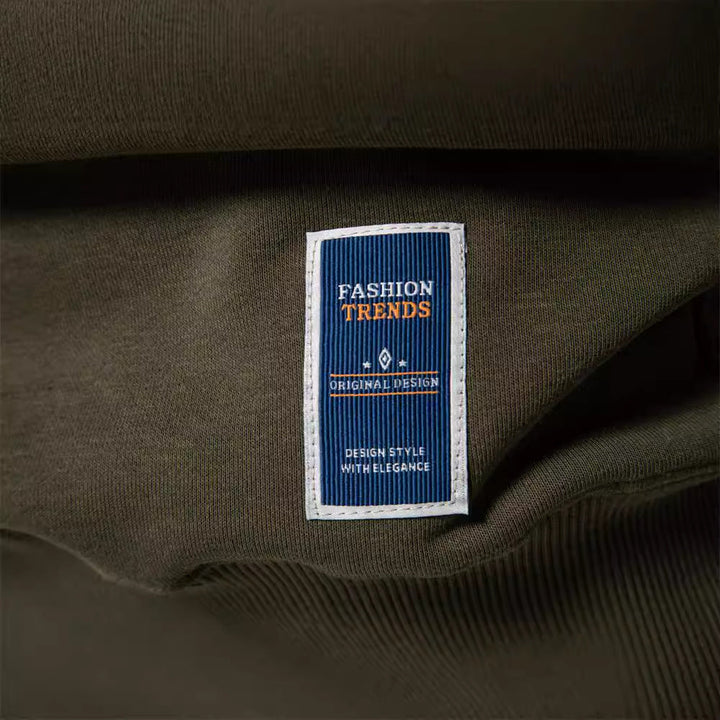 Herr Klassisk Crew Neck College-Tröja Gjord av Kraftig Bomullsblandning med Fleece Inner Side och Ribbstickade Muddar