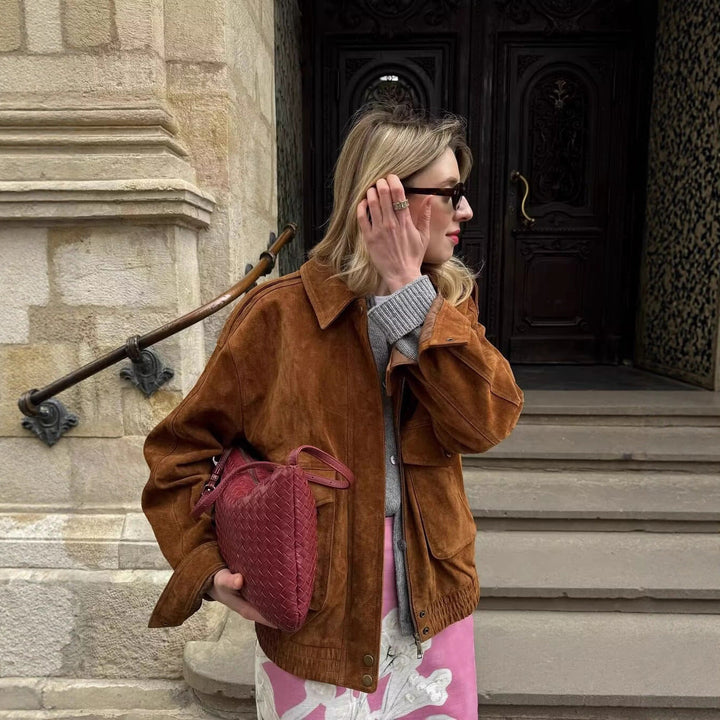 Dam Boxig Övergångsjacka i Suede Look med Skjort Krage, Applied Lock Fickor och Elastic Waist