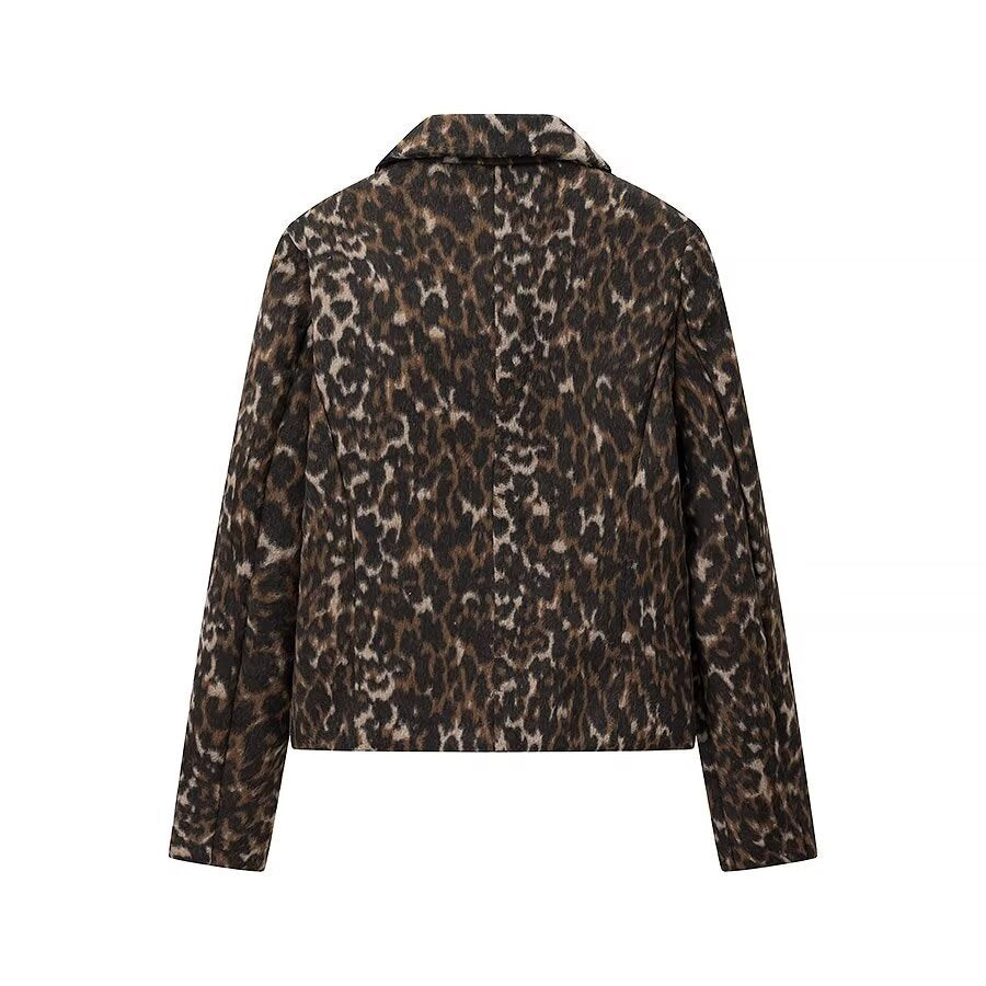 Dam kastige kort jacka med leopardprint, sjalkrage och påsydda fickor