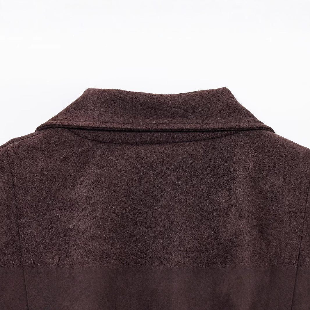 Dam kort jacka gjord sammet imitation med a midjebälte, boxig skärning, och zippered fickor