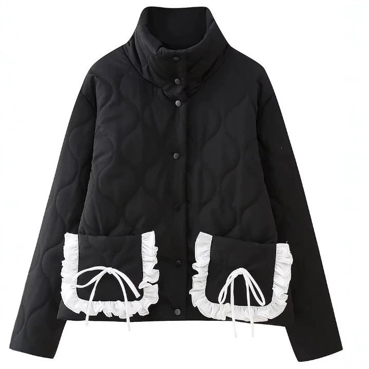Dam Quiltad Jacka med Ståkrage och Contrasting Ruffled Fickor