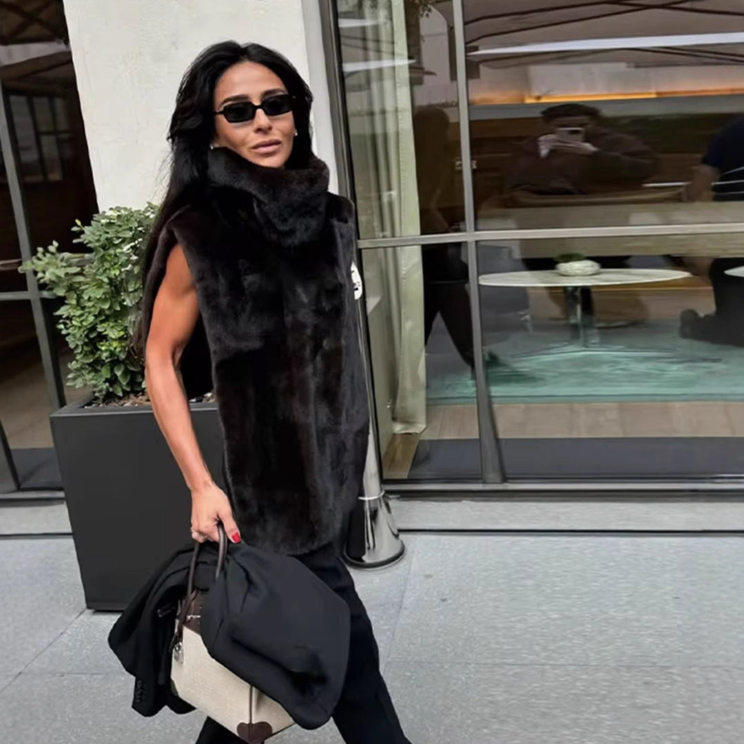 Dam 100+ Sleeveless Faux Fur Väst med Hög Turtleneck och Straight Skärning