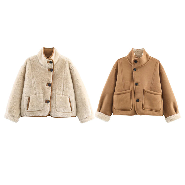 Dam kort lambskin-look jacka med ståkrage, mjuk teddy foder, och generous påsydda fickor