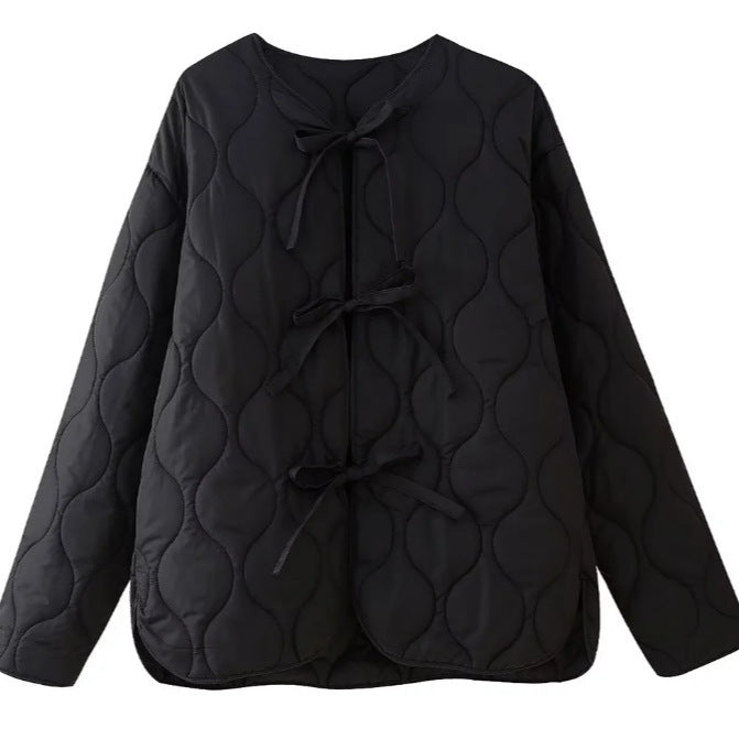 Dam Quiltad Vadderad Jacka med Ties och Round Neckline
