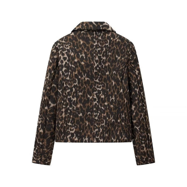 Dam Boxy kort jacka med Leopard tryck, skjortkrage och utanpåfickor