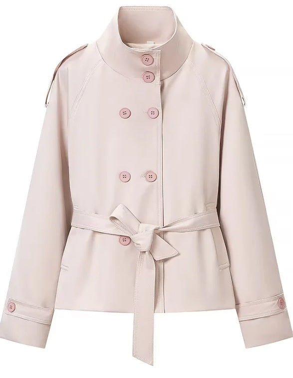 Dam kort trenchcoat in boxig skärning med Stand krage, Epaulettes och midjebälte