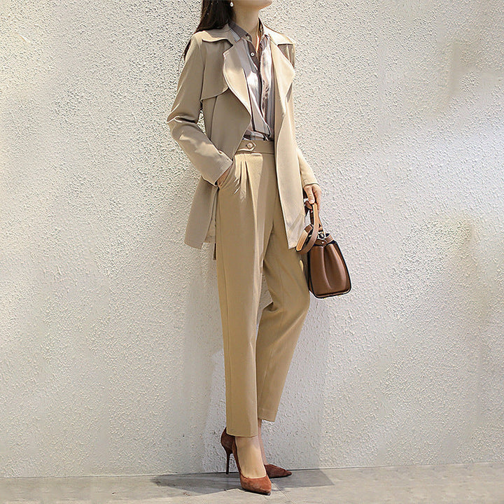 Dam elegant trenchcoat med midjebälte och praktiska fickor