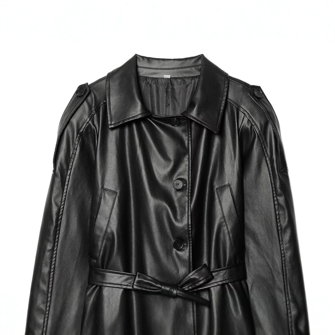 Dam Kort Trenchcoat i Läderlook med Waist Belt