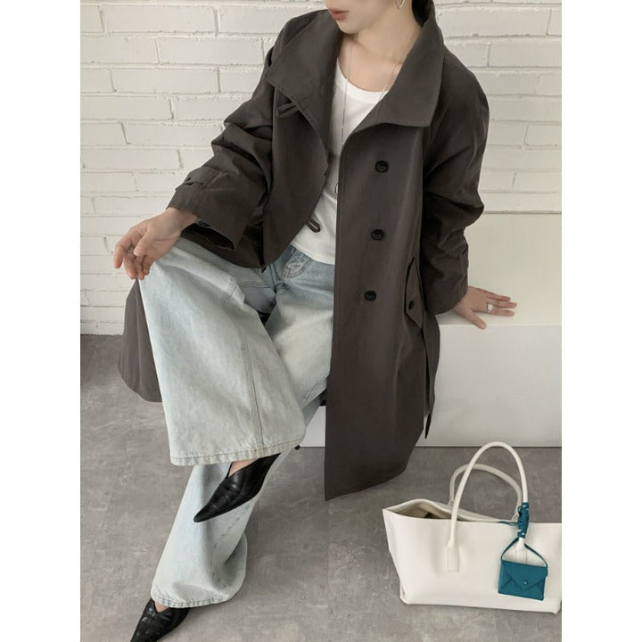 Dam Mid-length trenchcoat med hög ståkrage, knytband och avslappnad oversize silhuett