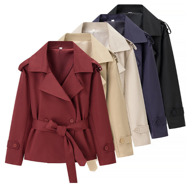 Dam kort trenchcoat med Double knappslå, midjebälte, och Shoulder Straps
