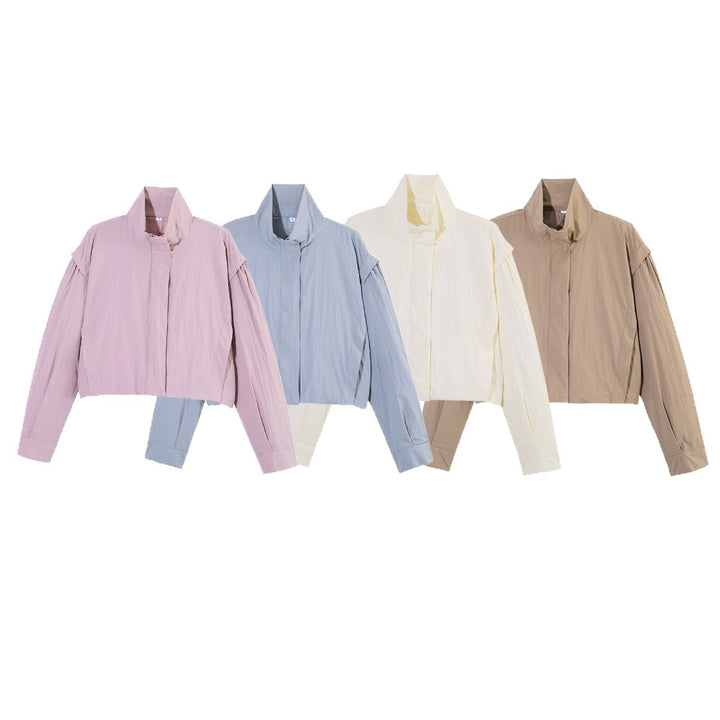 Dam Kort Övergångsjacka med Stå Krage och Ruched Shoulder Details