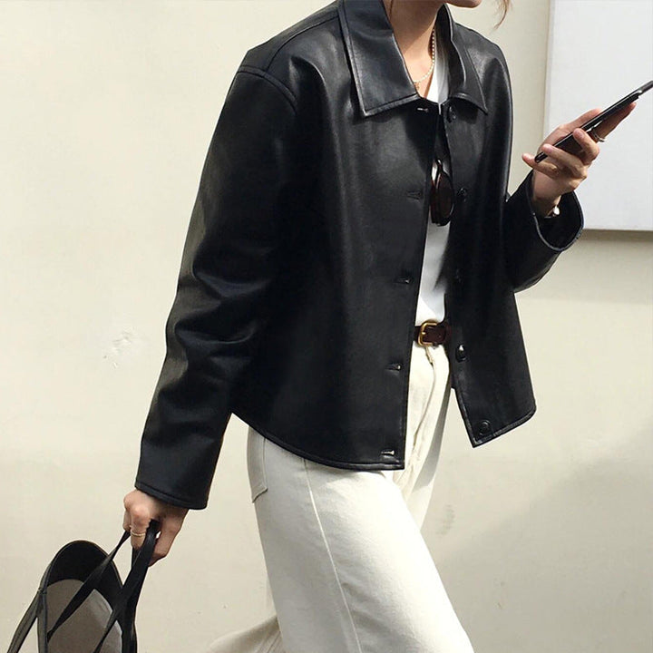 Dam Boxy läderlook jacka med skjortkrage och knappslå