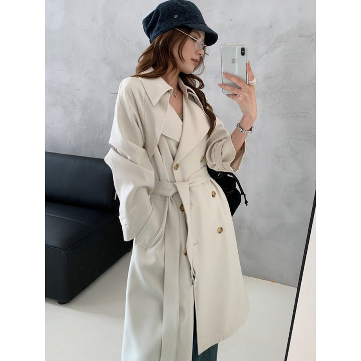 Dam Boxy Midi Length trenchcoat med mjuk Draping och justerbar muddar