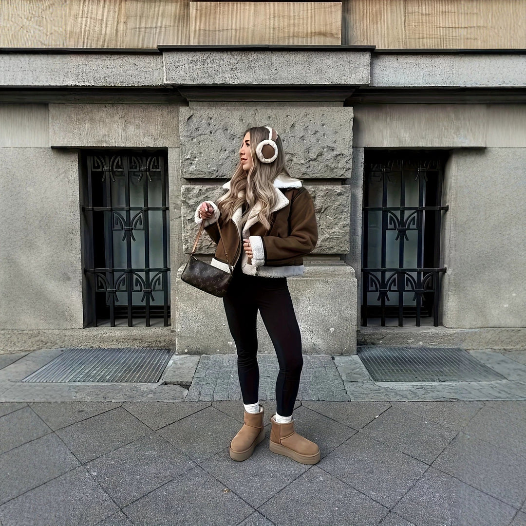 Dam avslappnad och varm Sheepskin jacka