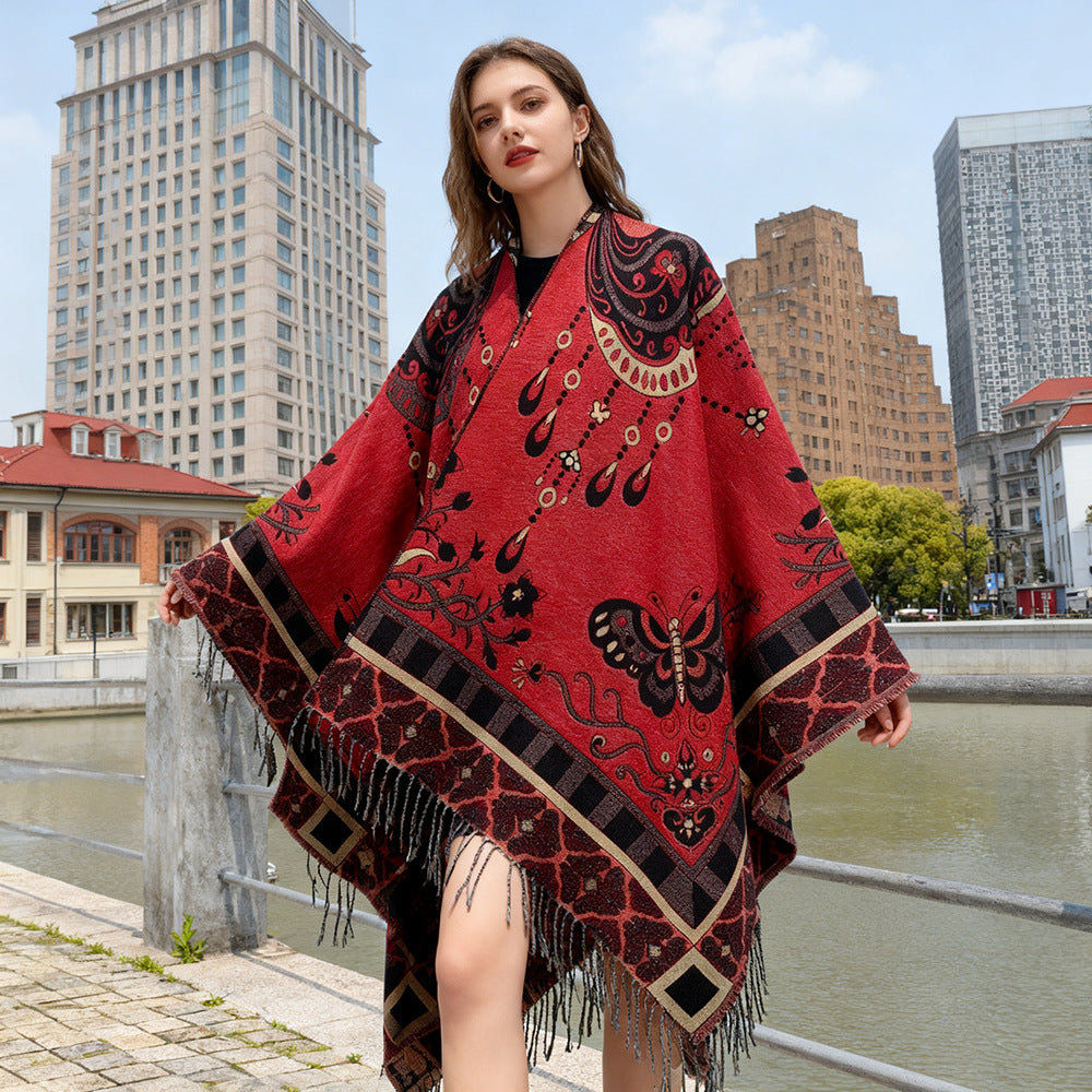 Dam Woven kimono poncho med Ornamental Jacquard, V-Neck och fransfåll