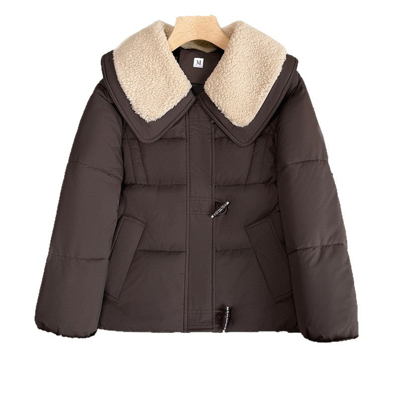 Dam kort vadderad quiltad jacka med voluminous teddy krage och rolled teddy cuffs