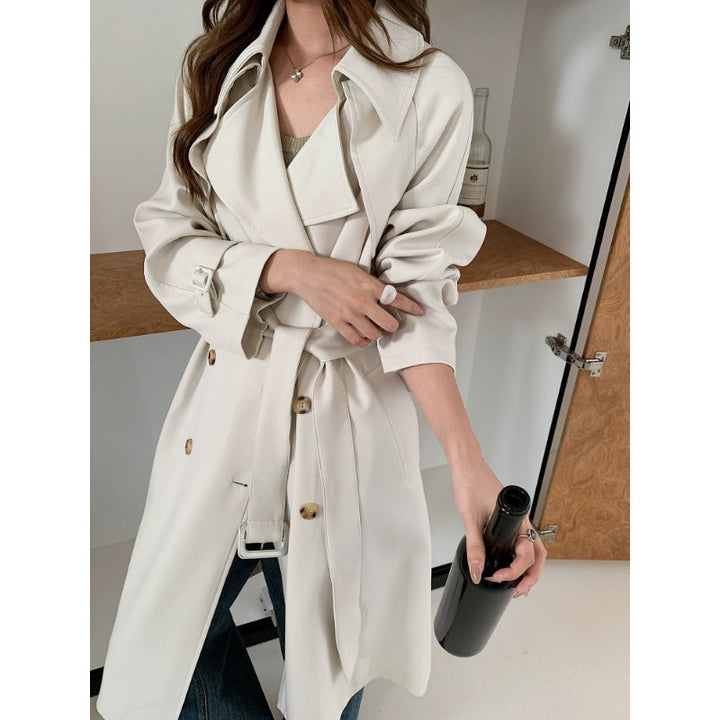 Dam Boxy Midi Length trenchcoat med mjuk Draping och justerbar muddar