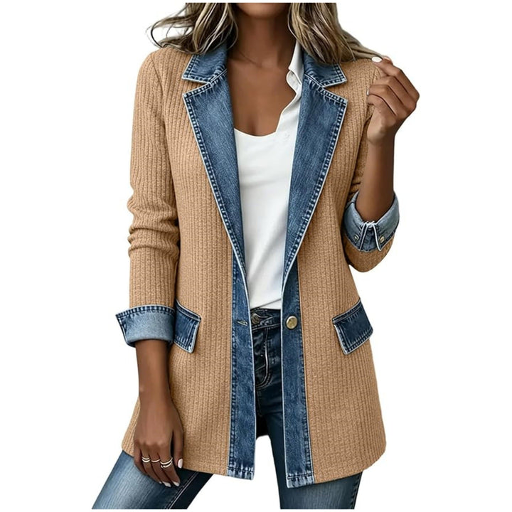 Dam knit blazer med denim trim och skräddad skärning