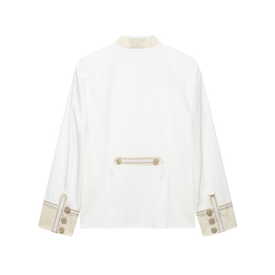 Dam kort jacka in a military-inspired look med cord application