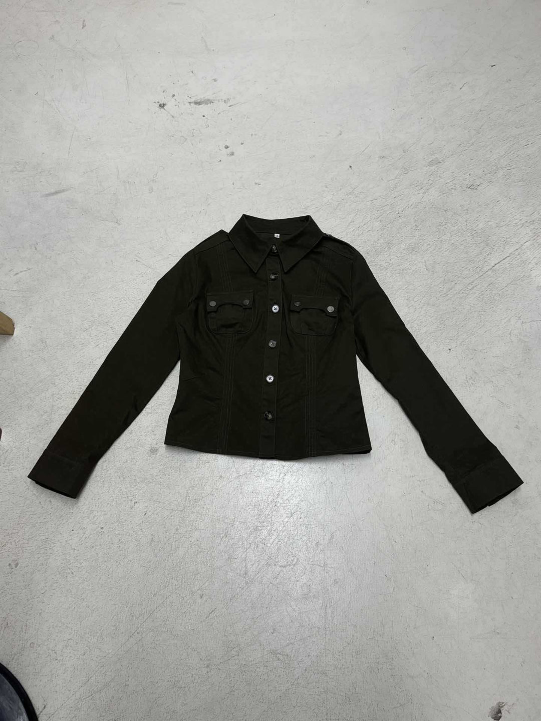 Dam figursydd shirt jacka med bröstfickor och distinctive seam design