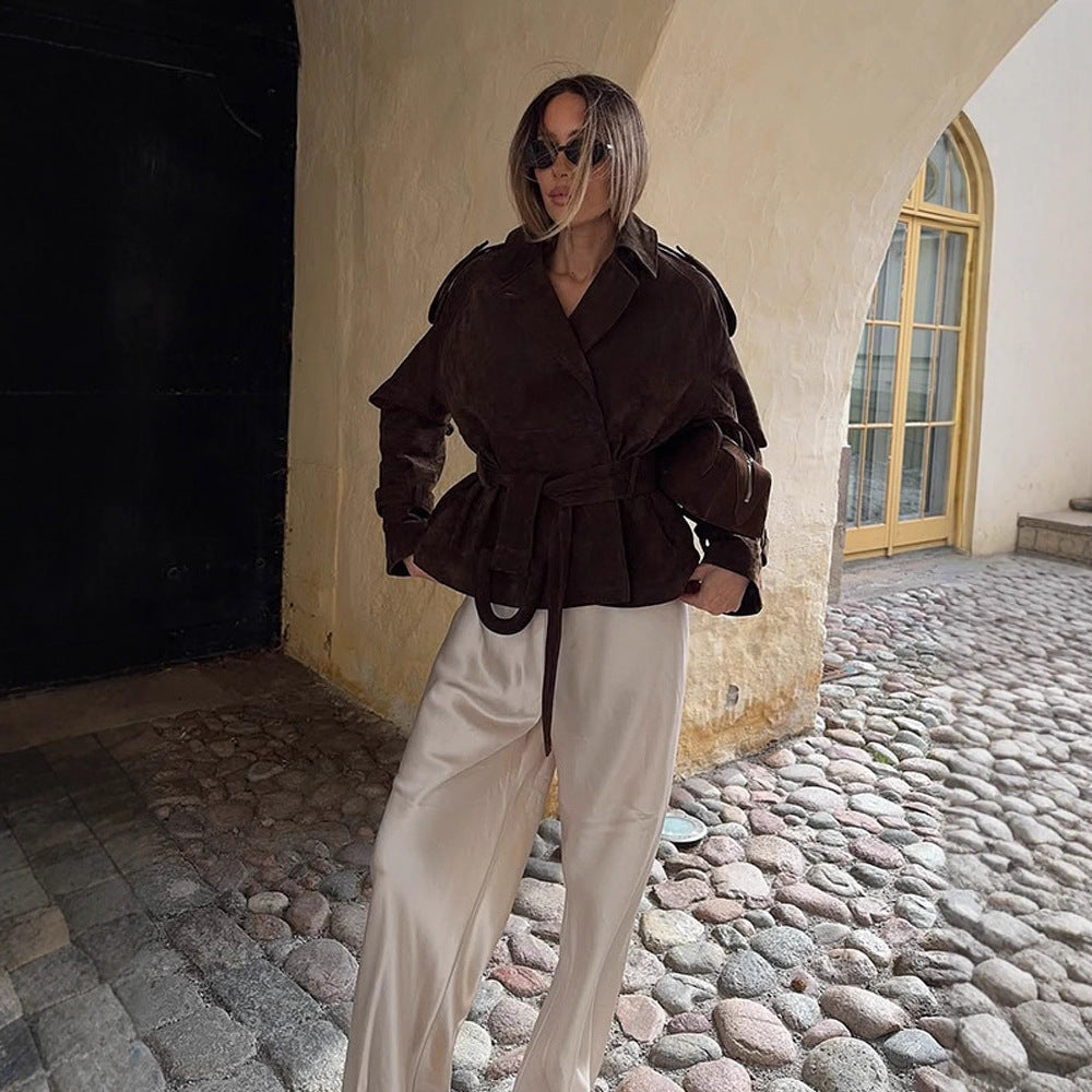 Dam modeable Mocka Jacka med Midja Belt och Voluminous Ärmar